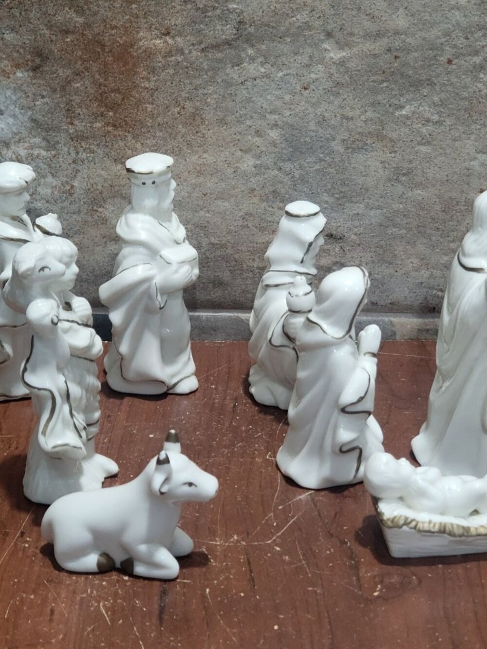 Vintage Porcelain Nativity Scene Matte White Bisque Figures Gold Trim 8 Pcs - Picture 5 of 13